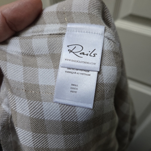 Rails Hunter Powder Wheat Button Up Shirt - Picture 7 of 8